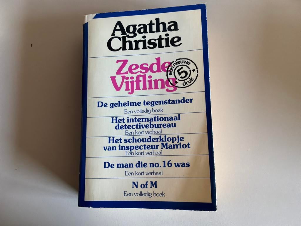 Agatha Christie - Zesde Vijfling (4e druk), Boeken, Detectives, Gelezen, Ophalen of Verzenden