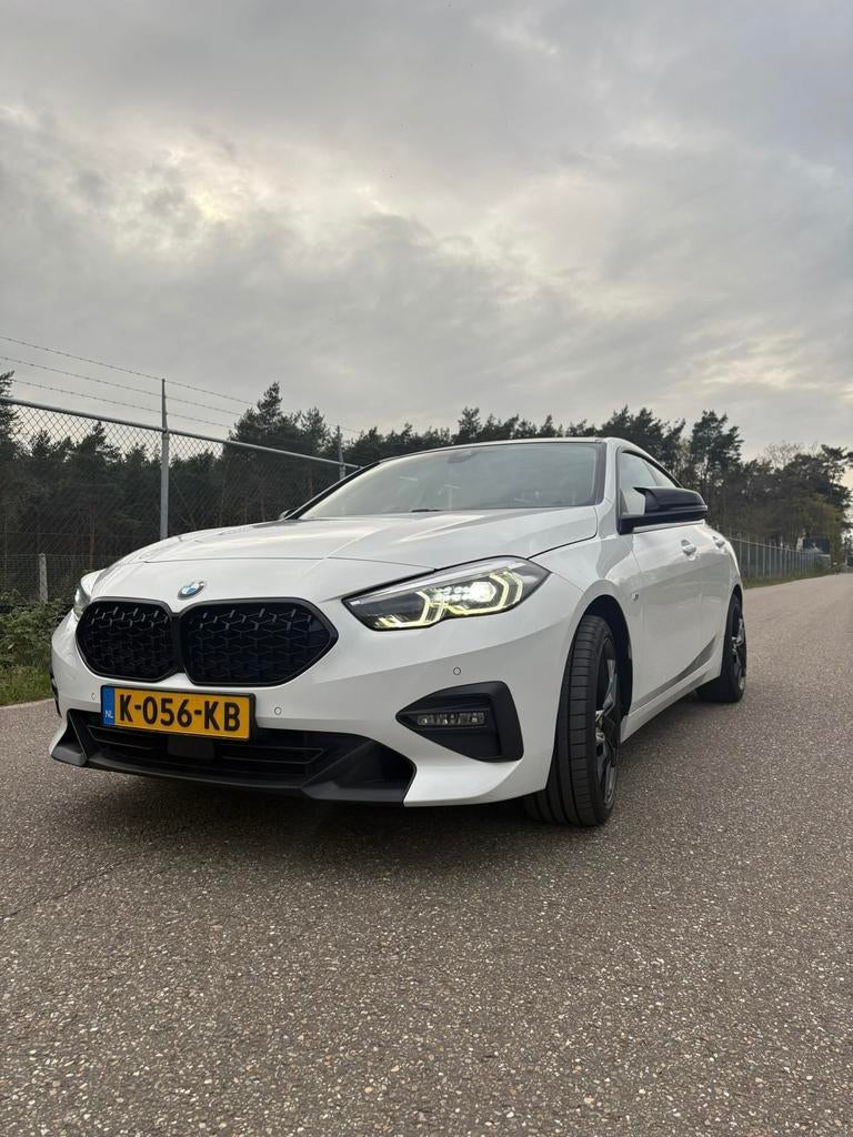 BMW 2-Serie Gran Coupé 218i 140pk Aut 2020 Wit, 1350 kg, Leder en Stof, Wit, Particulier