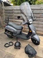 Sym fiddle 2. Scooter geel kenteken met helm maat M, Ophalen, Gebruikt, Maximaal 45 km/u, Benzine