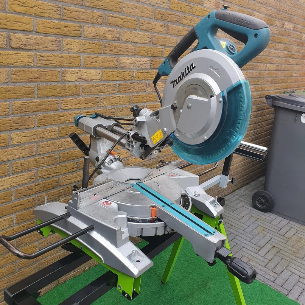 Afkortzaag Makita LS1018L, Ophalen