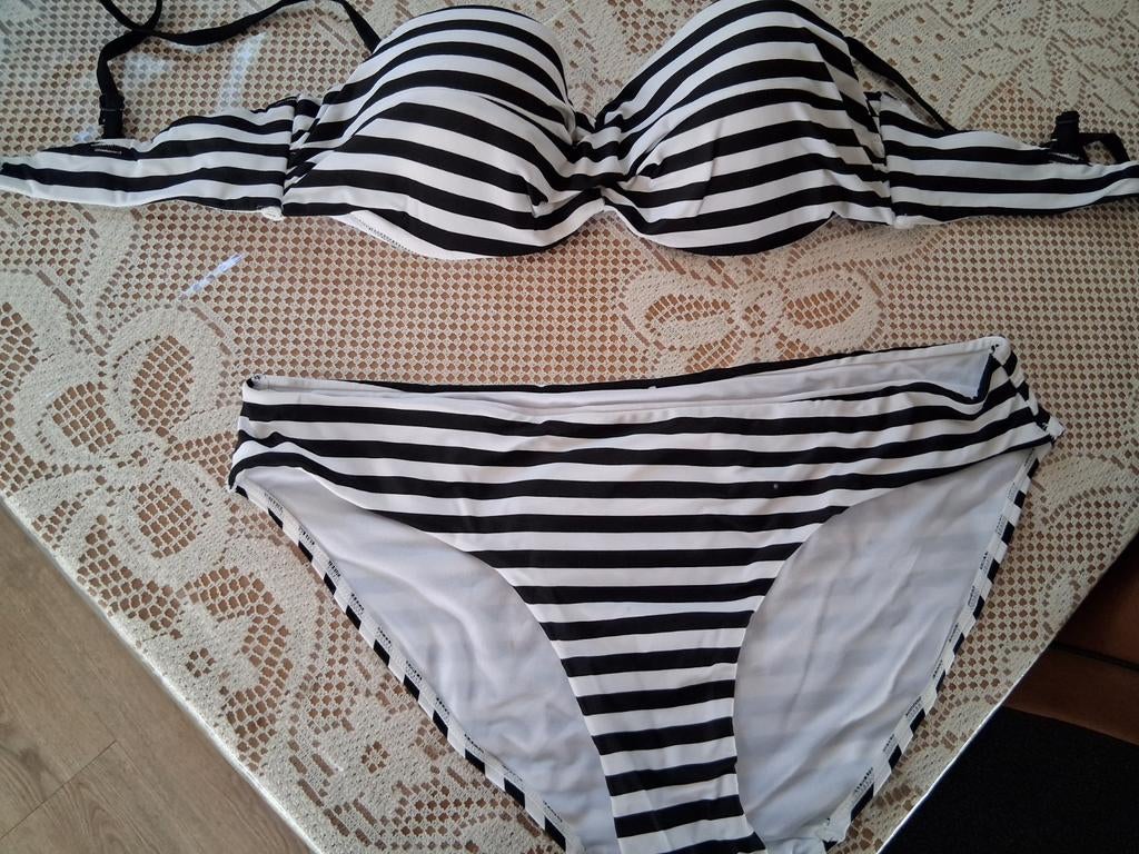 Bikini maat 44, Kleding | Dames, Badmode en Zwemkleding, Ophalen of Verzenden, Zo goed als nieuw, Blauw, Bikini