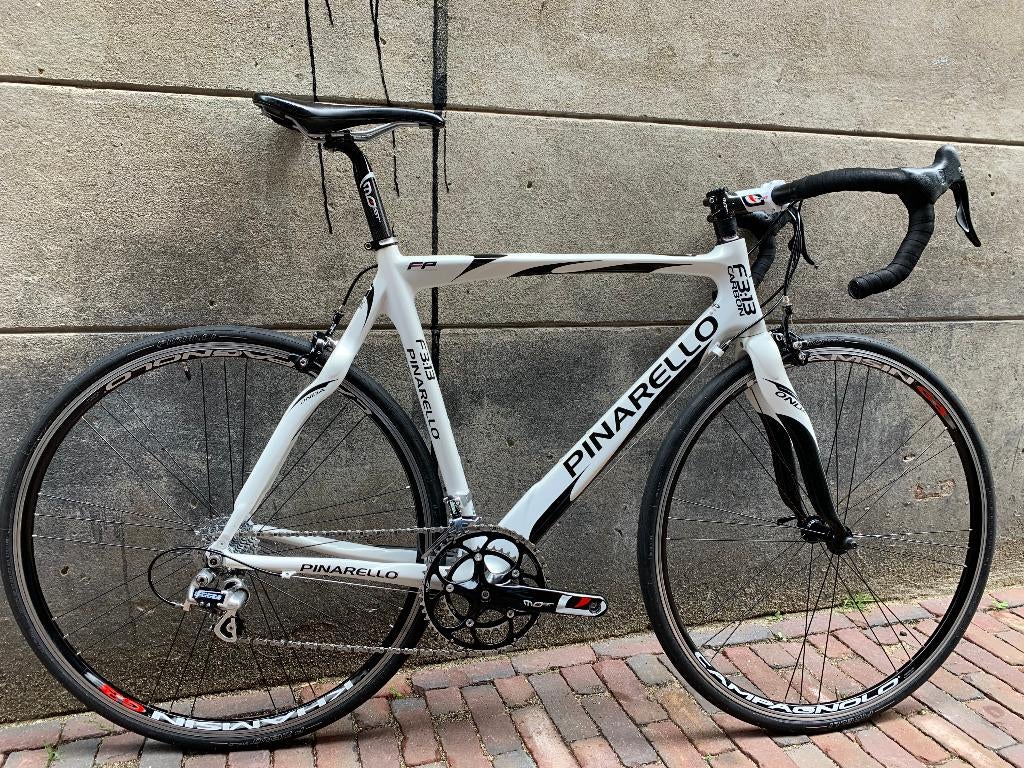 Pinarello F 3:13 Full Carbon Campagnolo Veloce TOPSTAAT, 28 inch, Carbon, Heren, Hinthamerstraat