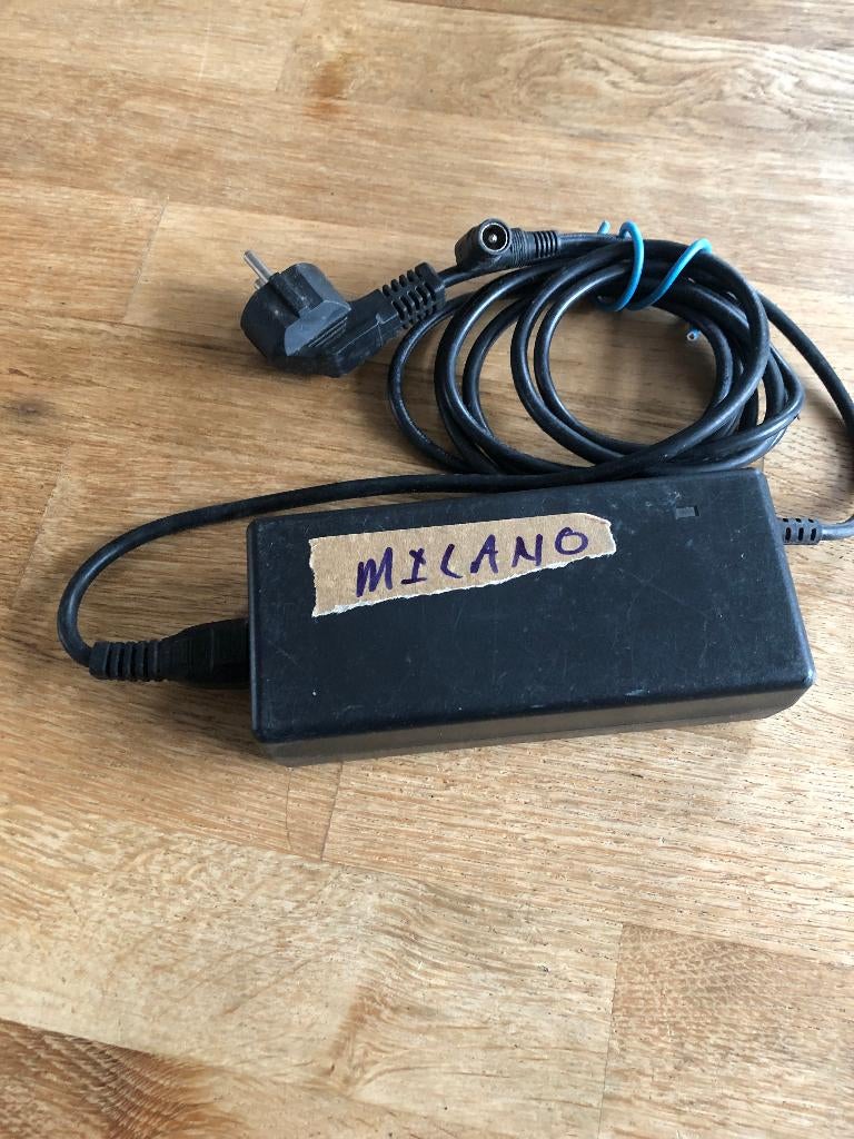 Stella acculader voor Milano en andere oudere types, Ophalen of Verzenden, Gebruikt