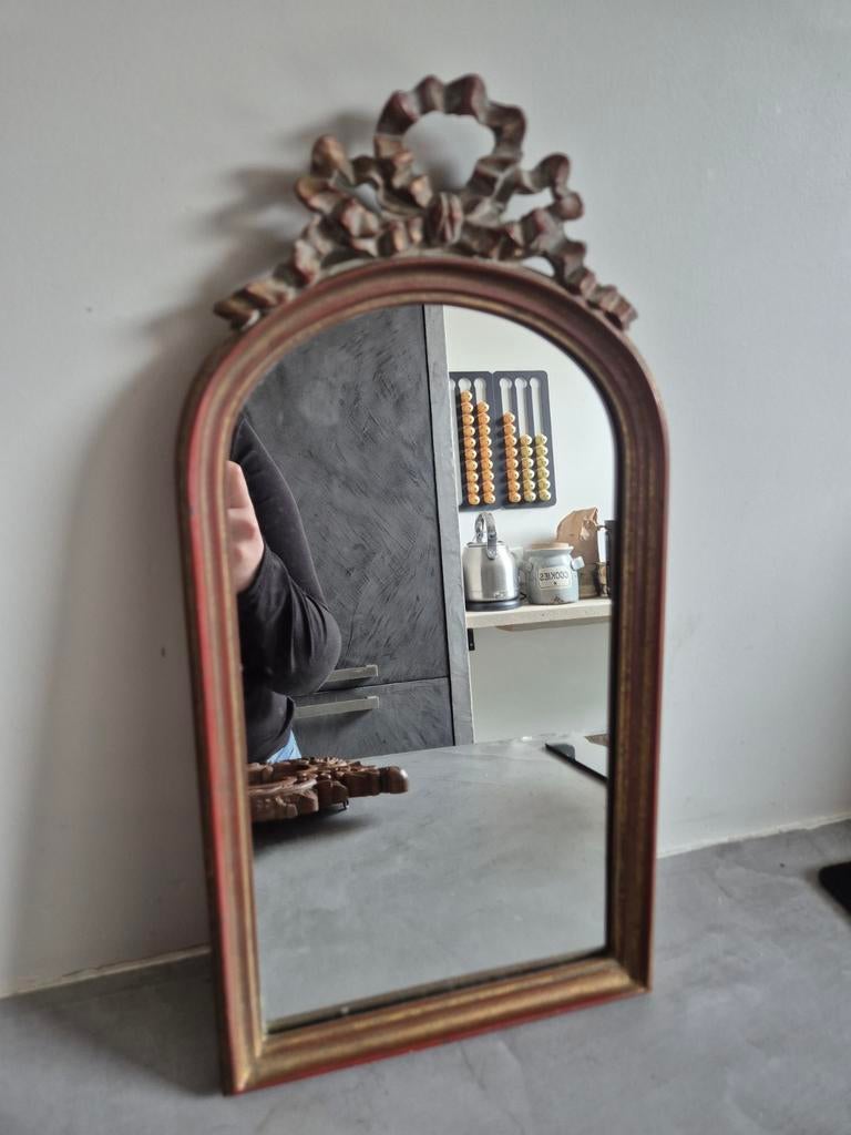 Sierlijke vintage spiegel – klassiek & uniek, Antiek en Kunst, Ophalen of Verzenden, Ovaal, Minder dan 50 cm, Minder dan 100 cm
