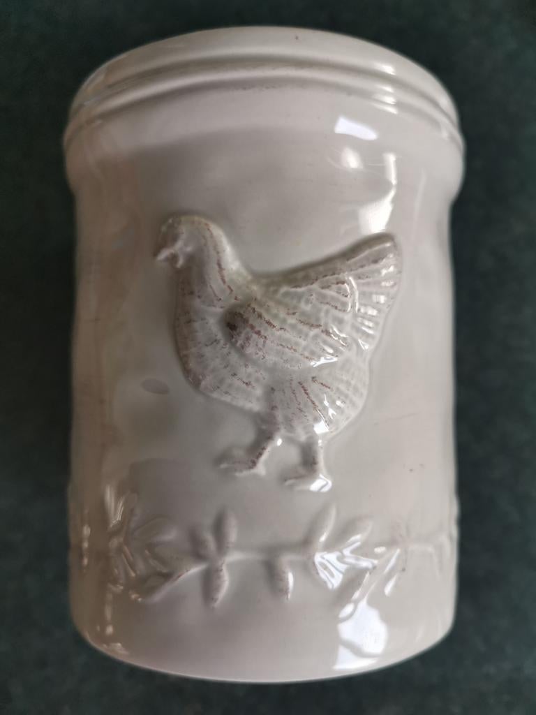 Neptune Hanbury opbergpot met kip reliëf, Huis en Inrichting, Ophalen of Verzenden