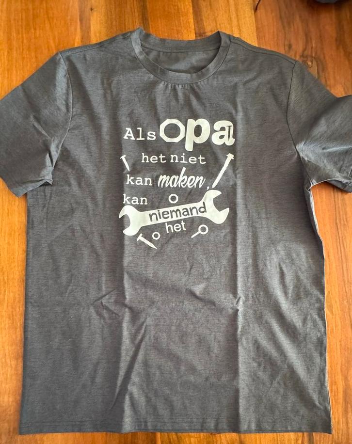 Heren t’shirt met leuke opdruk erop, Kleding | Heren, T-shirts, Nieuw, Overige maten, Grijs, Ophalen of Verzenden