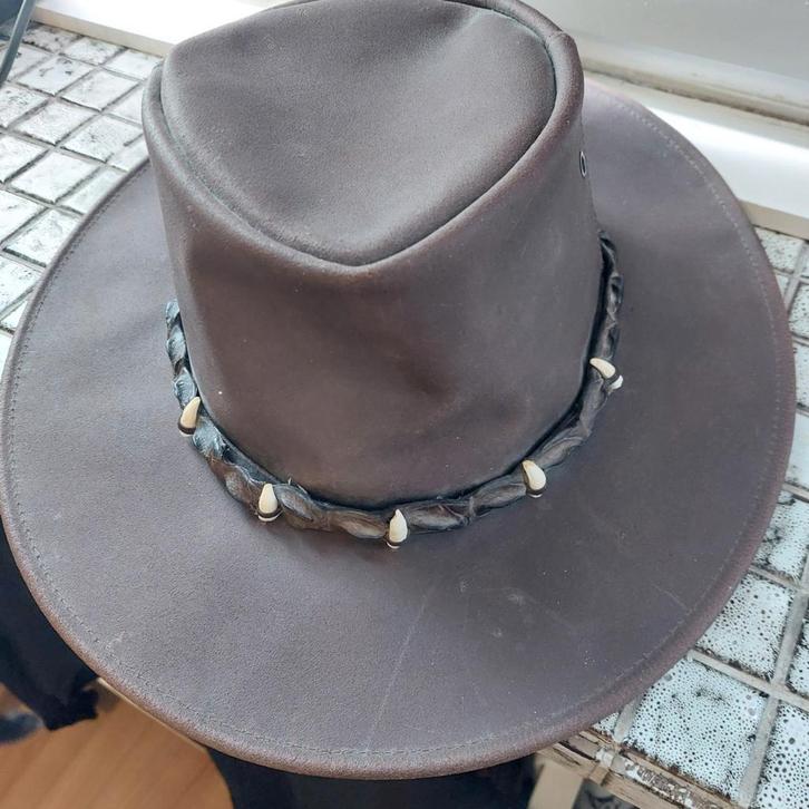 Originele Australische lederen hoed met krokodillentanden, Kleding | Dames, Hoeden en Petten, Zo goed als nieuw, Hoed, 58 cm (L, 7¼ inch) of meer