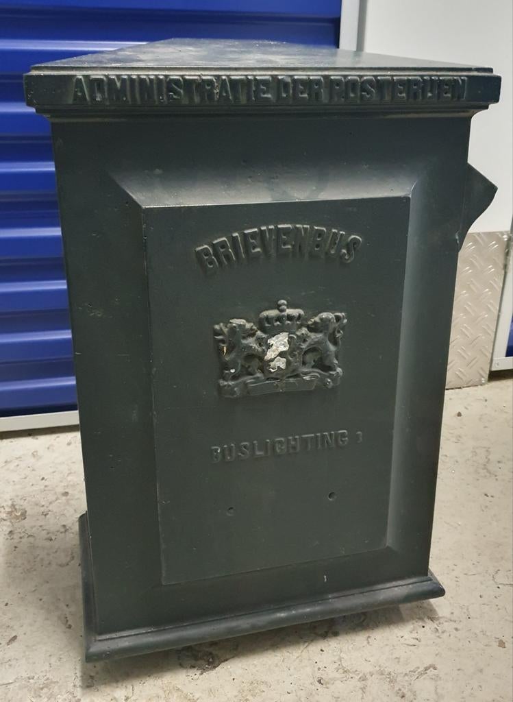 Gietijzeren plattelandsbrievenbus 1907, Ophalen