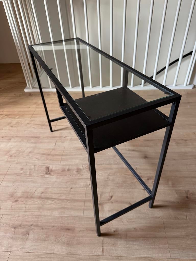 Modern bijzettafeltje met glazen blad en metalen frame, Ophalen, 75 cm of meer, 60 cm of meer, Rechthoekig