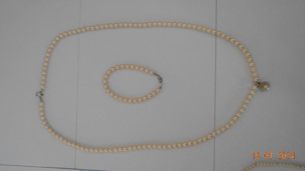 1 Parelketting met zilveren hanger en 1 armband parelketting, Ophalen of Verzenden, Nieuw, Wit, Zilver