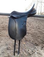 Bates dressuur zadel 17,5 inch, Dieren en Toebehoren, Paarden en Pony's | Zadels, Ophalen of Verzenden, Gebruikt, Dressuur