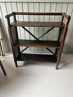 Vintage rotan kastje met 3 planken, Ophalen, Zo goed als nieuw