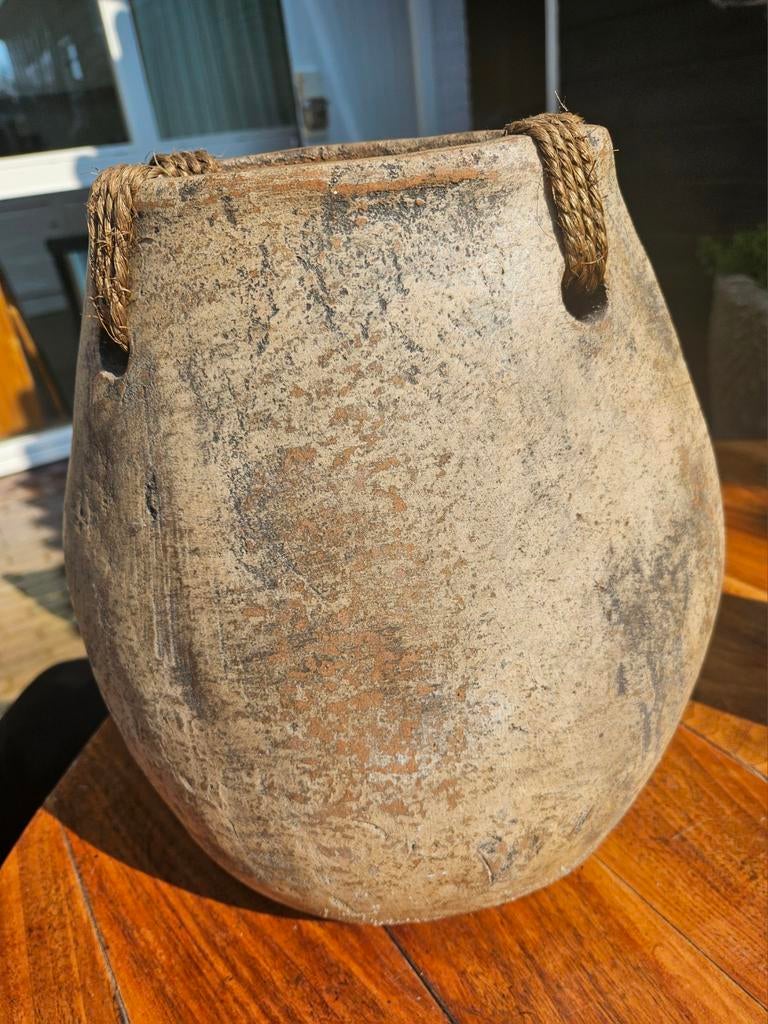 Prachtige stenen kokosnoot model plantenpot., Huis en Inrichting, Woonaccessoires | Schalen en Manden, Ophalen, Rond