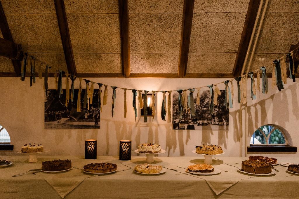 Stoffen lintjes slinger, Ophalen of Verzenden, Gebruikt, Versiering, Geboorte of Huwelijk