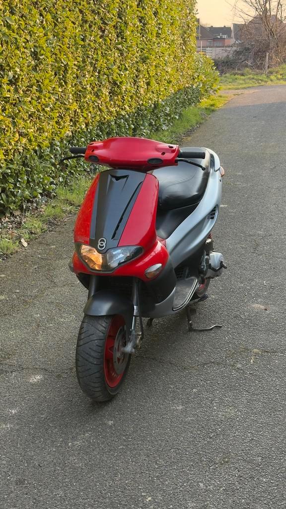 Gilera runner sp pro 50cc, Fietsen en Brommers, Scooters | Piaggio, Zo goed als nieuw, Overige modellen, Tweetakt, Ophalen