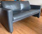 2-zits bank, leer , grijs, Ophalen, Tweepersoons, Zo goed als nieuw, 200 tot 250 cm