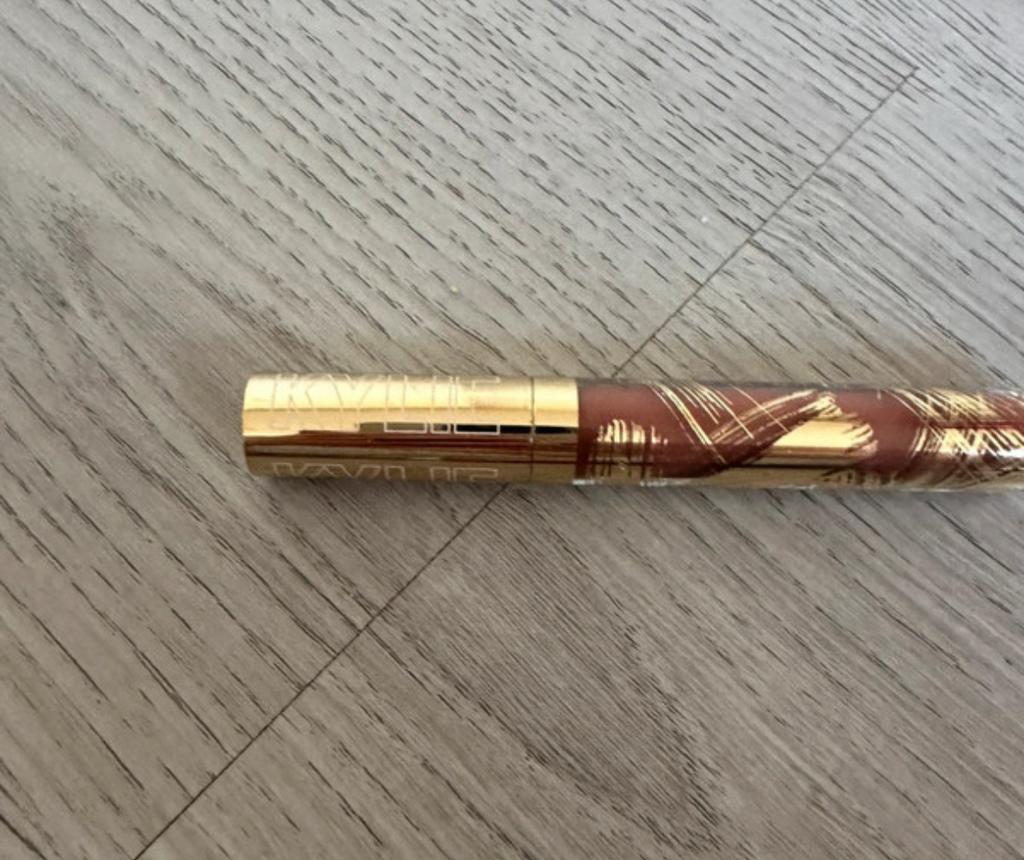 Kylie Cosmetics lipgloss rare af 24k birthday collection, Lippen, Nieuw, Ophalen of Verzenden, Make-up