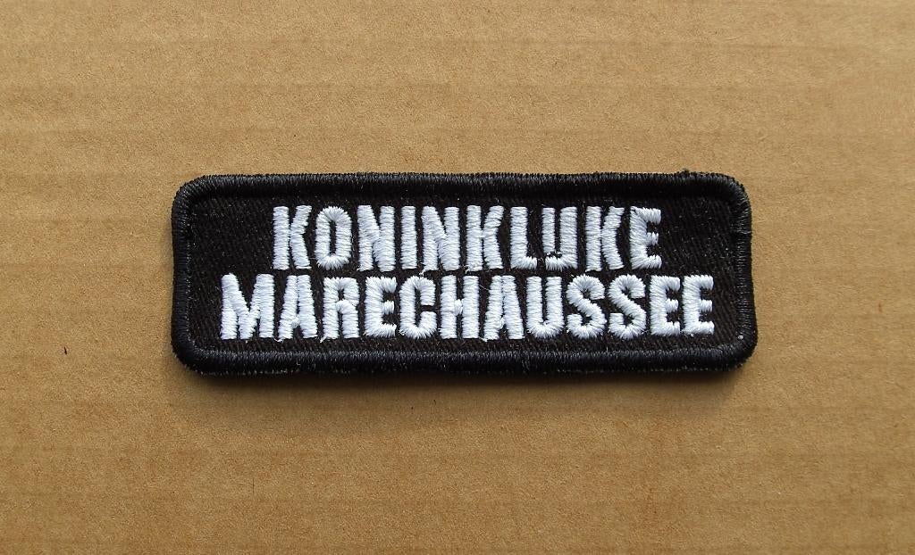 straatnaam Kmar / Marechaussee, Verzamelen, Militaria | Algemeen, Ophalen of Verzenden, Marechaussee, Nederland, Embleem of Badge