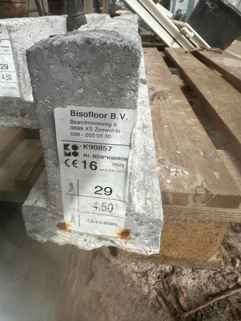 Betonnen balken van Bisofloor B.V. - Lengte 4.50, Ophalen, Nieuw, Balk, Overige houtsoorten