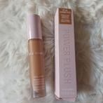 KYLIE JENNER consealer...nieuw, Ophalen of Verzenden, Nieuw, Gehele gezicht