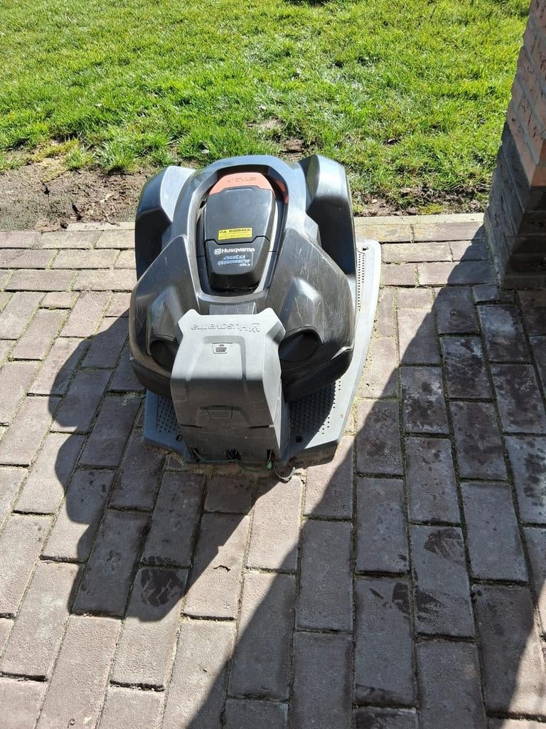 Husqvarna Automower - Robotmaaier type 330X, Ophalen, Cirkelmaaier, Accu-grasmaaier, 30 t/m 39 cm