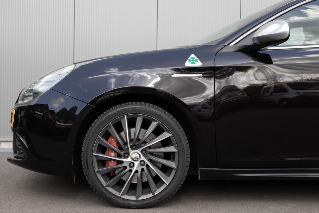 Alfa Romeo Giulietta 1.7 TBi Quadrifoglio Verde | LEDER | HI, Euro 5, Gebruikt, 4 cilinders, Zwart