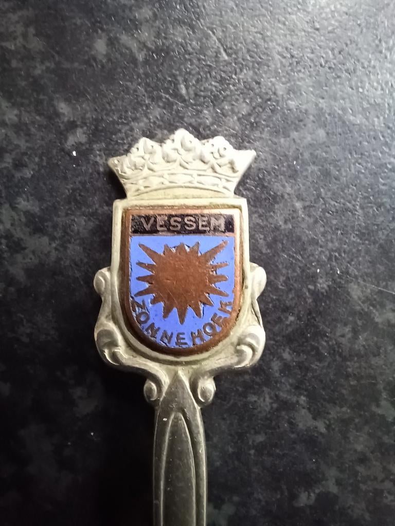 Theelepeltje Vessem Zonnehoek (schildje emaille), Ophalen