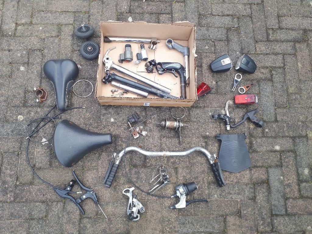 Diverse fietsonderdelen, alles bij elkaar €10 jaren 80 / 90, Fietsen en Brommers, Fietsonderdelen, Stuur, Staal, Ophalen of Verzenden