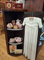 Antiek Engels hoekkastje. Eiken kastje met rond gebogen deur, Ophalen