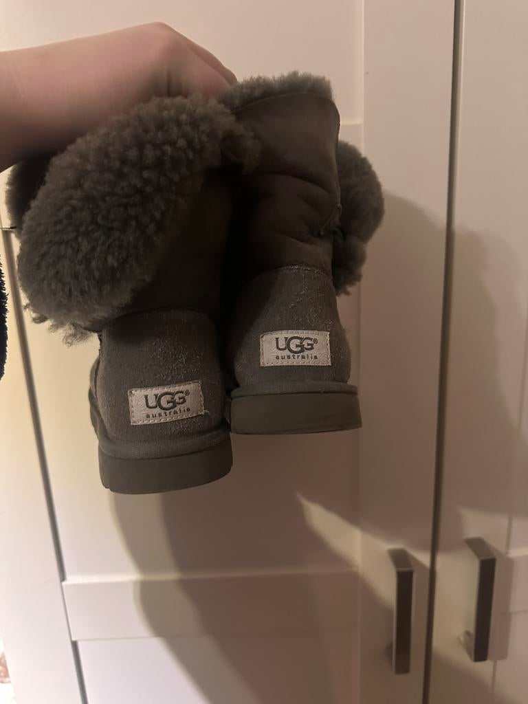 Ugg maat 38, Ophalen of Verzenden, Zo goed als nieuw, Grijs