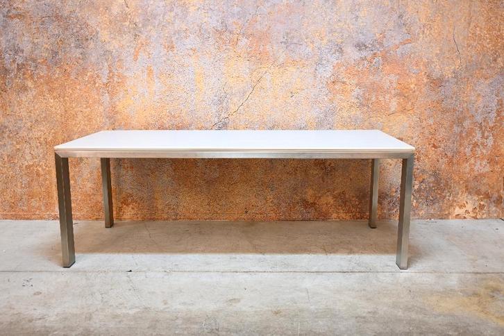 AlsNIEUW witte Arco Graphic designtafel + evt stoelen, Huis en Inrichting, Tafels | Eettafels, Zo goed als nieuw, 50 tot 100 cm