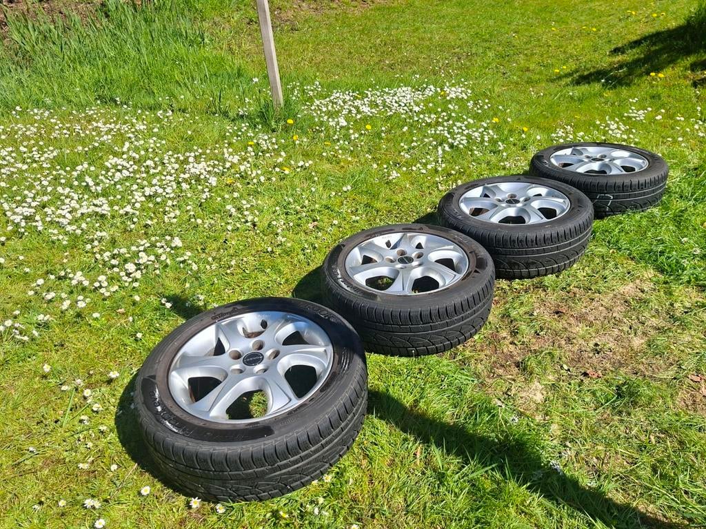 Kia Cee'd (2010) Borbet velgen met Hankook winterbanden, Auto-onderdelen, Banden en Velgen, Ophalen, Gebruikt, Banden en Velgen