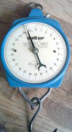 SALTER vintage blauwe hangweegschaal tot 25 kg, Antiek en Kunst, Curiosa en Brocante, Ophalen of Verzenden