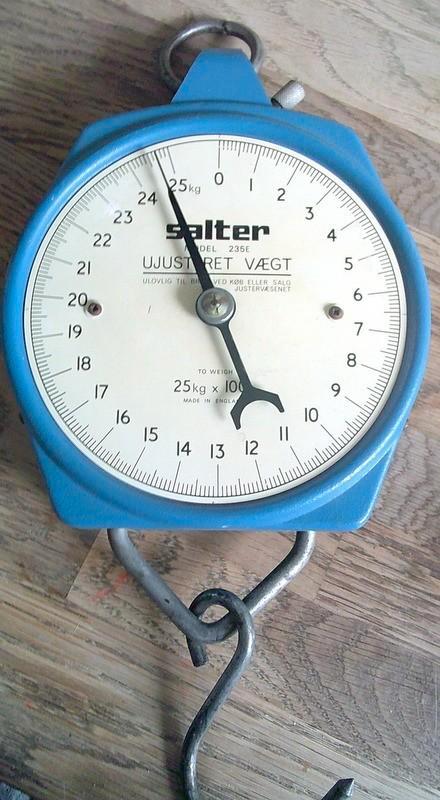 SALTER vintage blauwe hangweegschaal tot 25 kg, Antiek en Kunst, Curiosa en Brocante, Ophalen of Verzenden