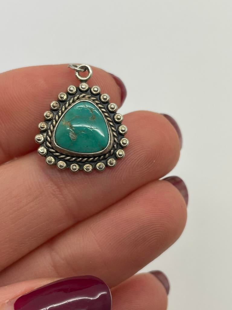 D606 Prachtige zilveren Navajo hanger, Overige voorstellingen, Ophalen of Verzenden, X, Met edelsteen