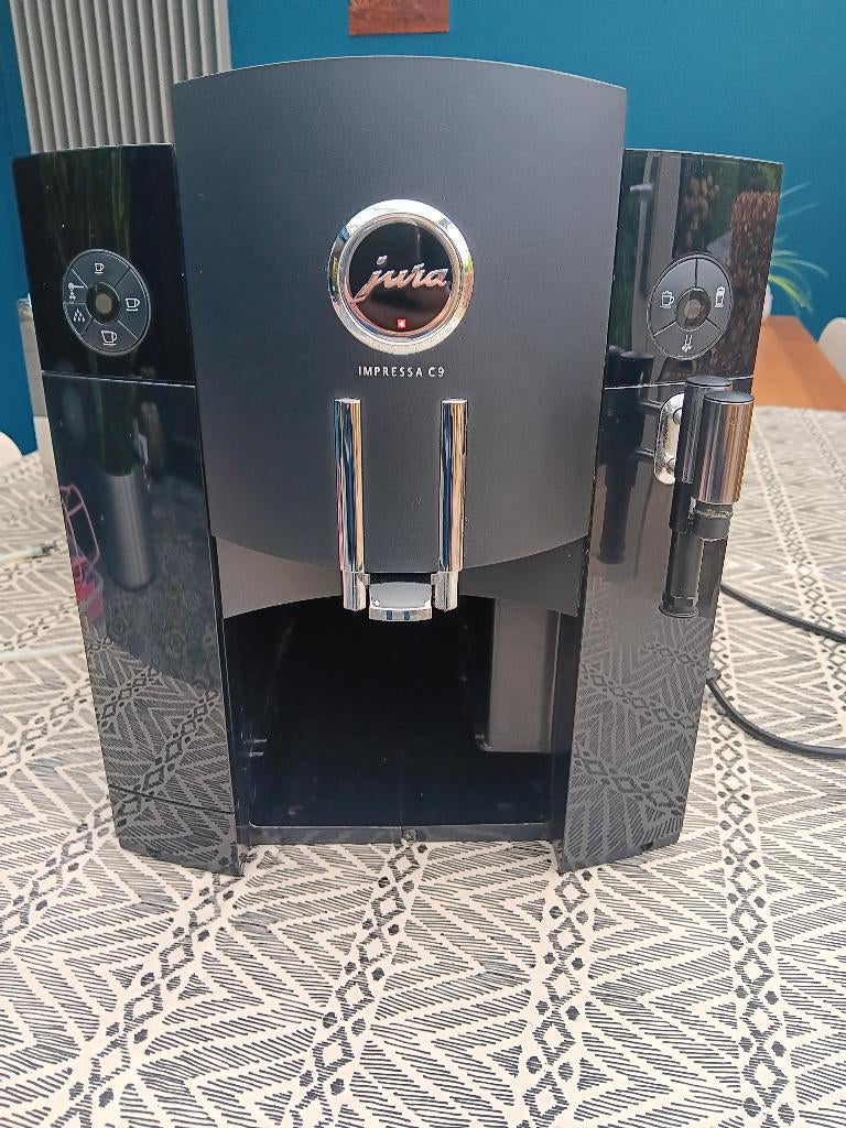 JURA IMPRESSA C9 ONE TOUCH, Afneembaar waterreservoir, Gebruikt, 10 kopjes of meer, Koffiemachine