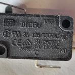 PARTIJ  DICGU VM3 MICRO .SCHAKELAAR 3A 250 VOLT ELEKTRONICA, Ophalen of Verzenden, Gebruikt