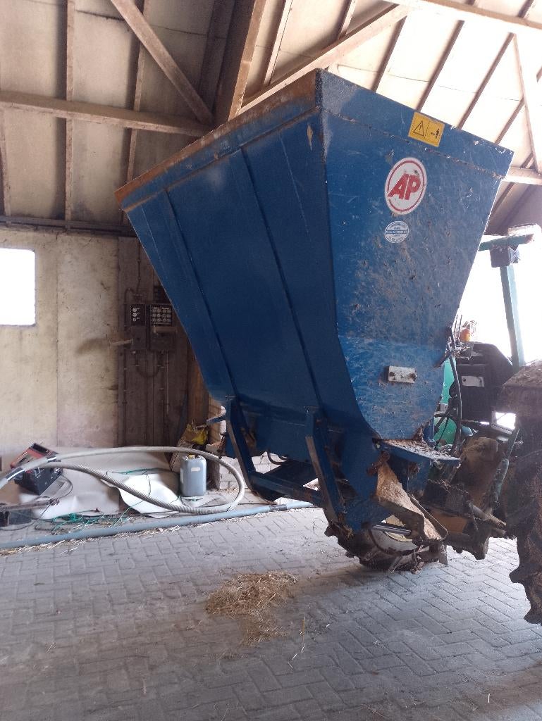 Zaagsel strooier, Ophalen of Verzenden, Veehouderij, Gewasbescherming en Bemesting