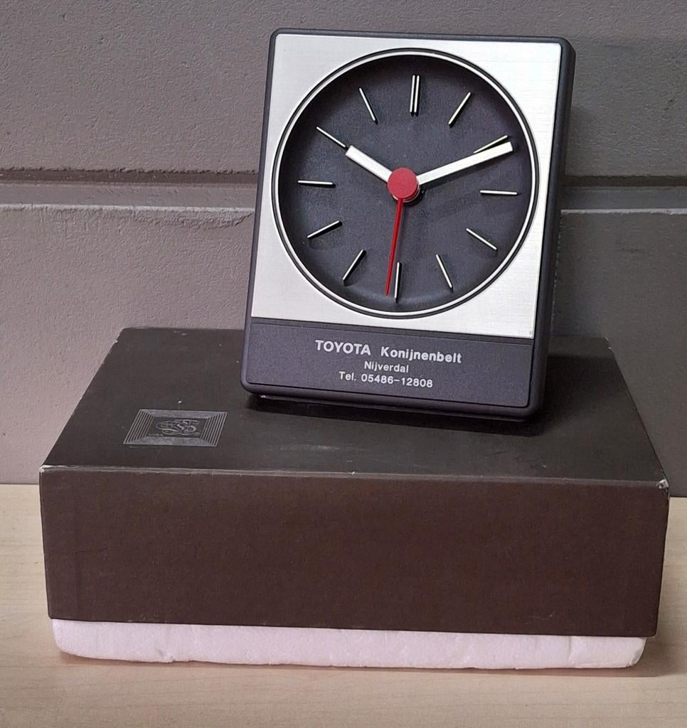 Toyota dealer Konijnenbelt Nijverdal reclame klok, Ophalen of Verzenden, Zo goed als nieuw, Reclamebord