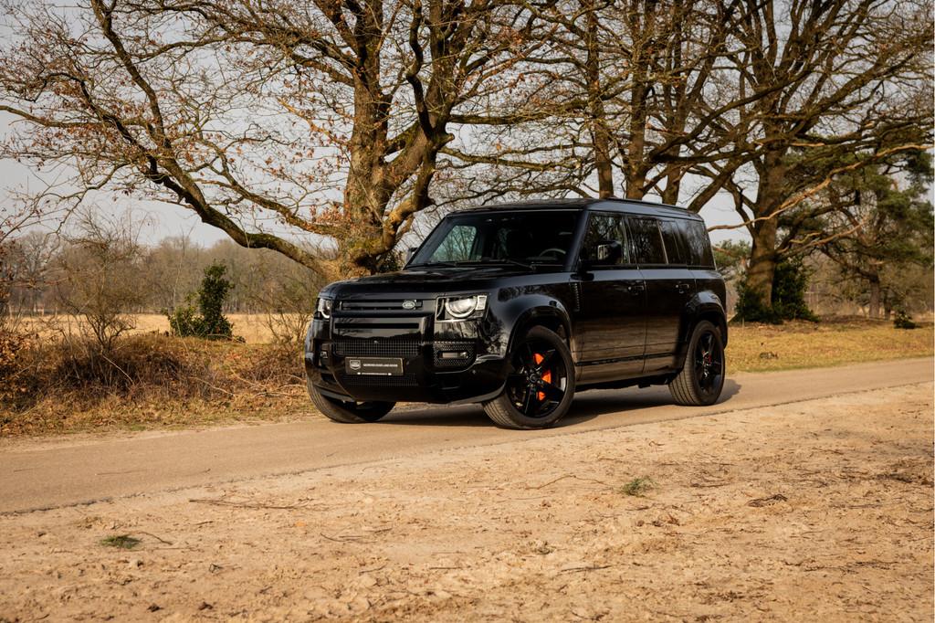 Land Rover Defender 110 2.0 P300e 110 X-Dynamic SE Fabrieksg, Auto's, Land Rover, Automaat, Gebruikt, 38 km/l, 3000 kg