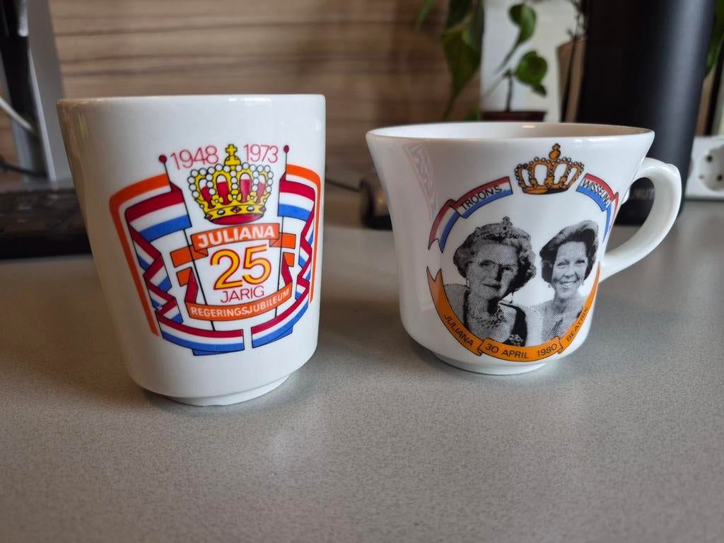 Kopjes Juliana en Beatrix, Ophalen of Verzenden, Zo goed als nieuw, Servies
