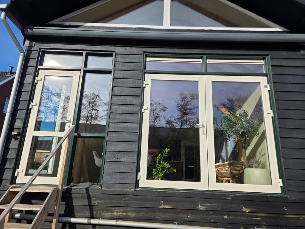 Kunstof pui met openslaande deuren., Ophalen, Kunststof, Gebruikt, Deurkozijn