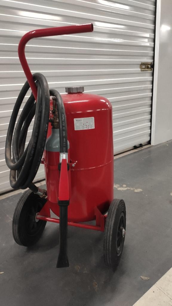 Brandwagen  drukvat mobiele compressor(persluchtketel), Ophalen, Gebruikt, 100 liter of meer, Minder dan 200 liter/min