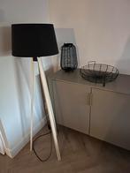 Houten staande lamp met zwarte kap, Ophalen of Verzenden, Zo goed als nieuw, Hout, 150 tot 200 cm
