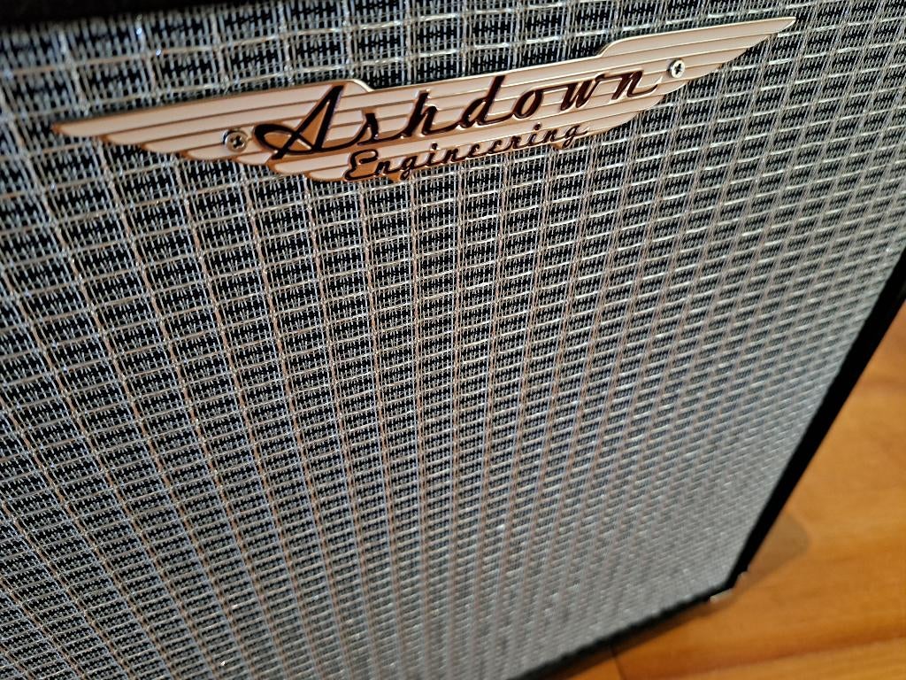 Ashdown Studio 8 basversterker, Muziek en Instrumenten, Versterkers | Bas en Gitaar, Zo goed als nieuw, Basgitaar, Minder dan 50 watt