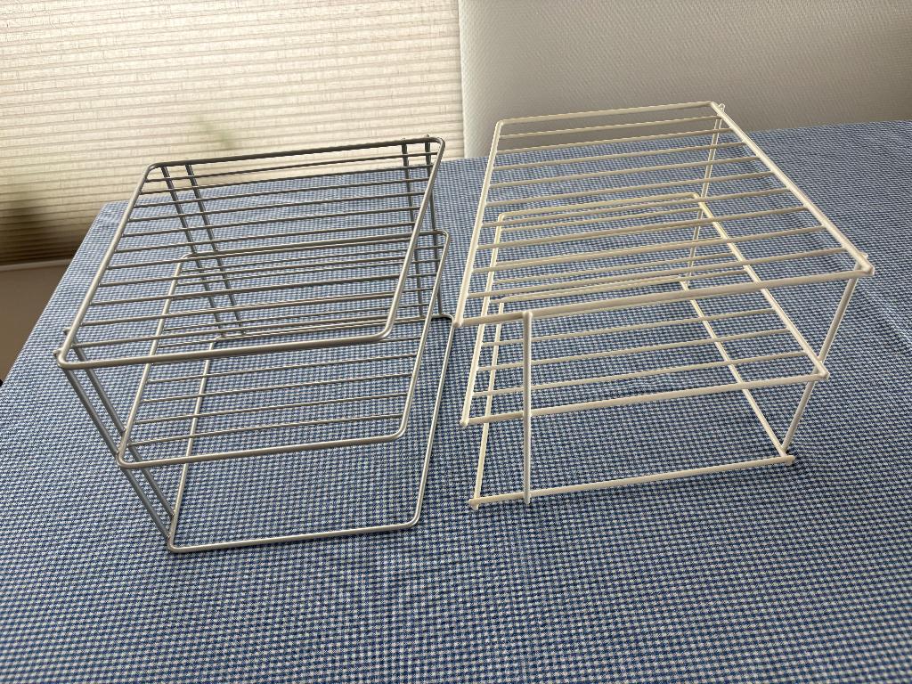2 bordenrekken 25 x 25 x 20 cm, Bordenrek, Ophalen, Gebruikt, Kunststof