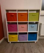 Roomdivider kastje met gekleurde manden, Ophalen