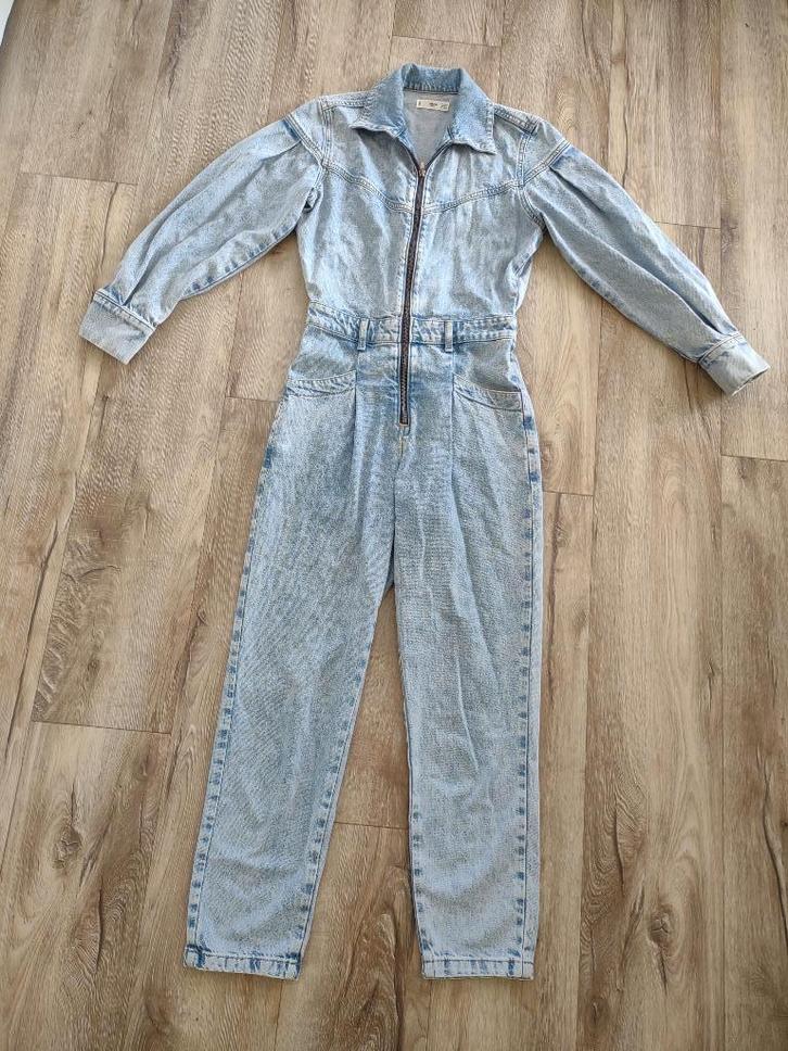 Prachtige, stoere blauwe denim jumpsuit van Mango, XS. Jeans, Kleding | Dames, Jumpsuits, Zo goed als nieuw, Maat 34 (XS) of kleiner