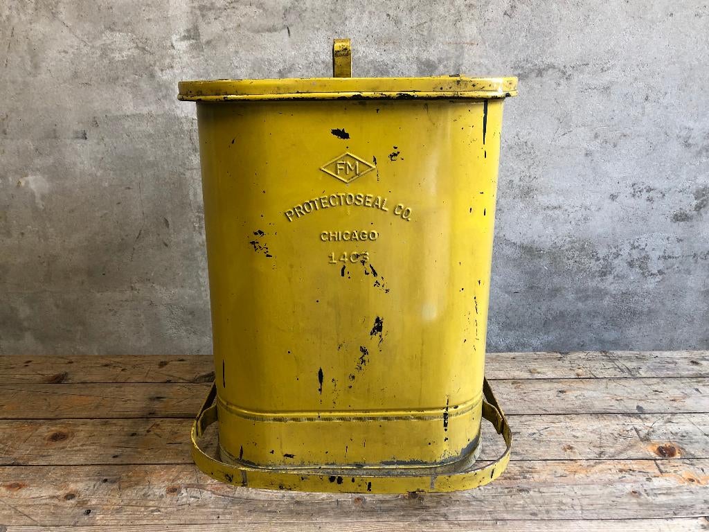 Vintage gele industriele metalen prullenbak met voetpedaal!, Gebruikt, Met pedaal, 40 liter of meer, Ophalen of Verzenden