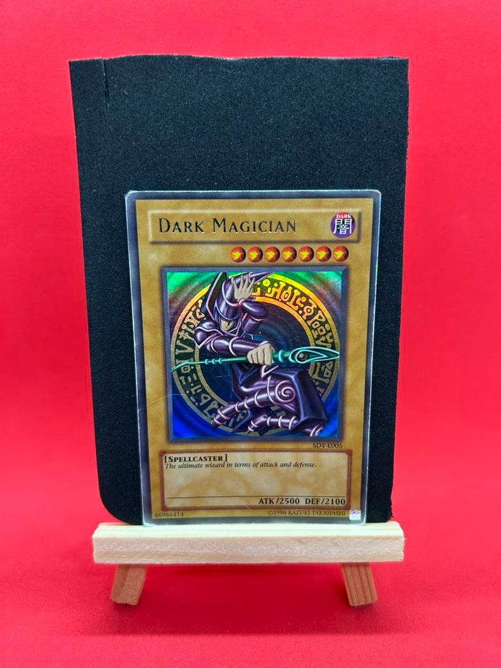 Yu-Gi-Oh Dark Magician SDY-E005 Ultra Rare –StarterDeck Yugi, Hobby en Vrije tijd, Verzamelkaartspellen | Yu-gi-Oh!, Zo goed als nieuw
